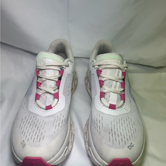 Stylish Women's Athletic Shoes in White and Pink - Picture 3 of 7